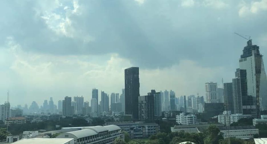 For rent 3 bedrooms condo in Khlong Toei, Bangkok