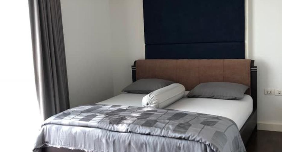 For rent 3 bedrooms condo in Khlong Toei, Bangkok