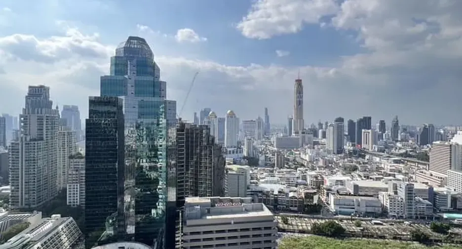 For rent 3 bedrooms condo in Watthana, Bangkok