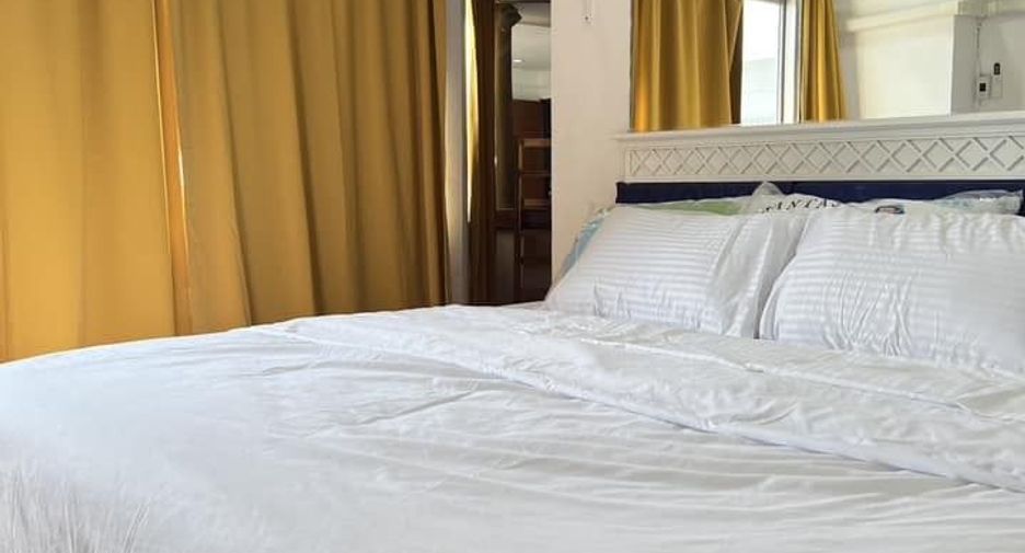 For rent 3 bedrooms condo in Watthana, Bangkok