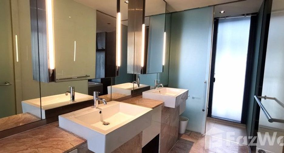 For rent 3 bedrooms condo in Sathon, Bangkok
