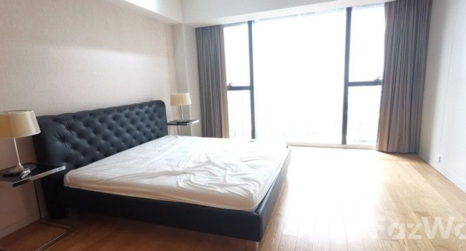 For rent 3 bedrooms condo in Sathon, Bangkok