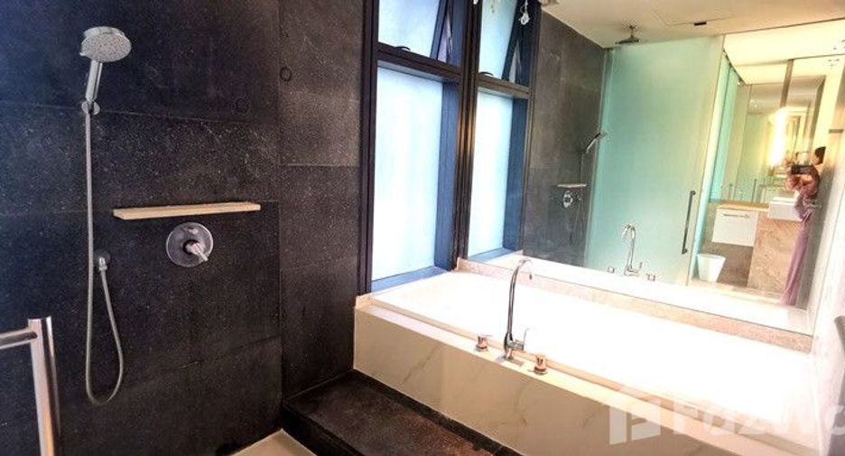 For rent 3 bedrooms condo in Sathon, Bangkok