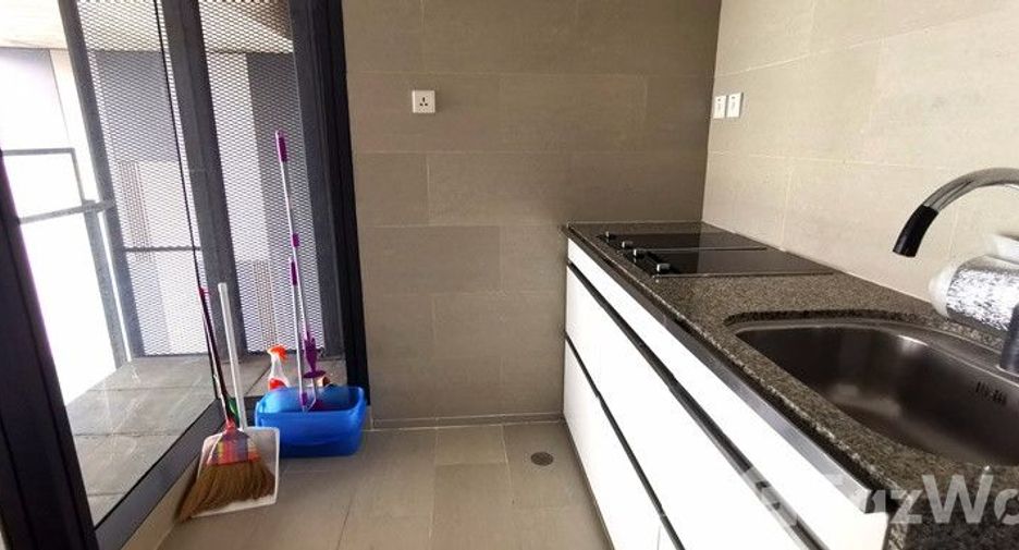 For rent 3 bedrooms condo in Sathon, Bangkok