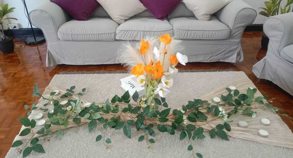 For rent 3 bedrooms apartment in Watthana, Bangkok