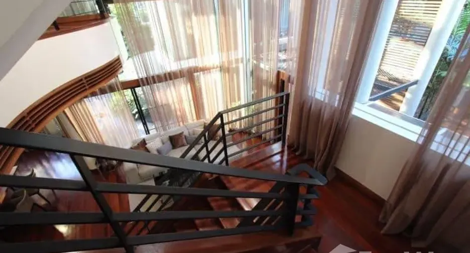 For rent 3 bedrooms condo in Khlong Toei, Bangkok
