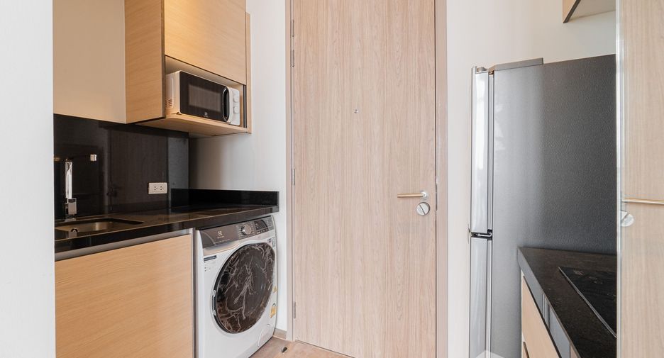 For rent studio condo in Khlong Toei, Bangkok