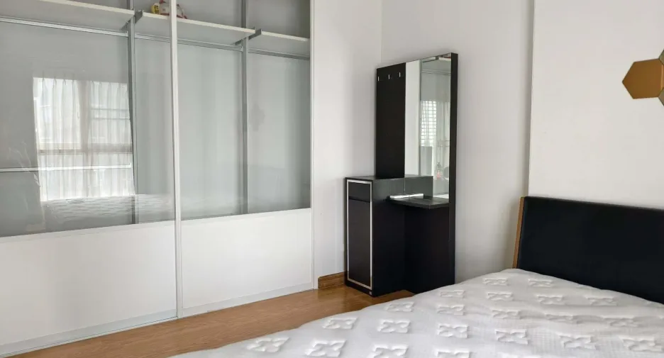 For rent 1 bed condo in Thon Buri, Bangkok
