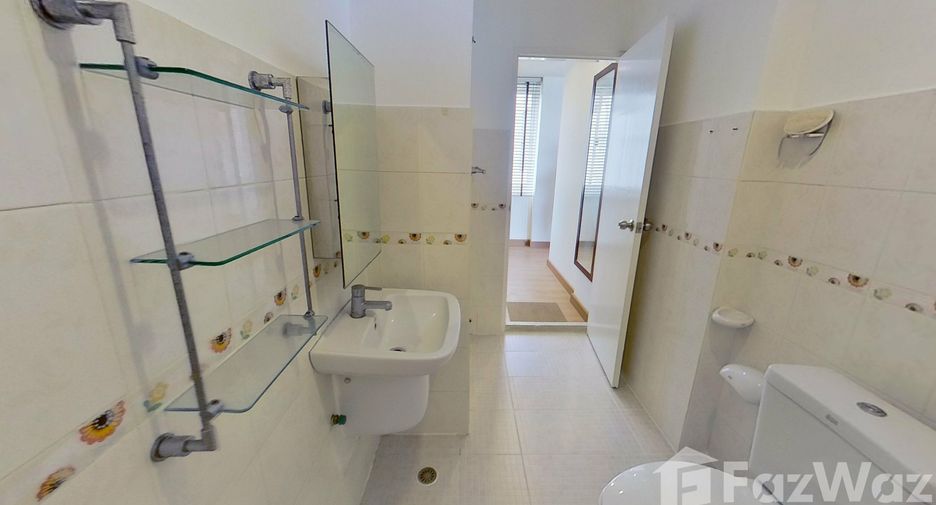 For rent 3 bedrooms condo in Khlong Toei, Bangkok