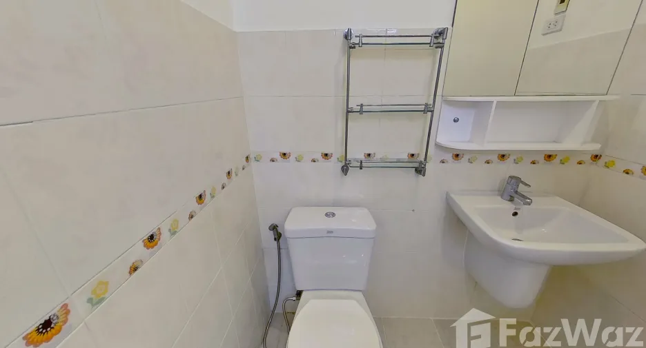 For rent 3 bedrooms condo in Khlong Toei, Bangkok