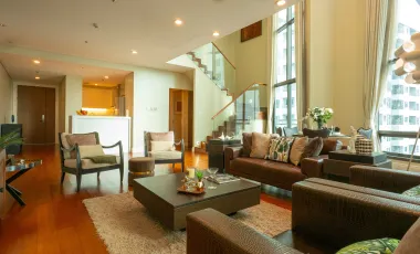 Condo en alquiler de 3 habitaciones en Khlong Toei, Bangkok