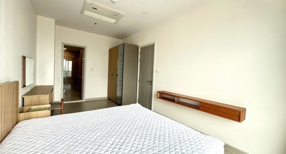 Wohnung zur Miete mit 1 Zimmer in Bang Rak, Bangkok