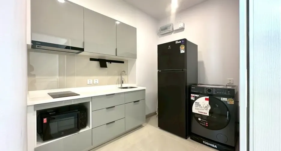 Wohnung zur Miete mit 1 Zimmer in Bang Rak, Bangkok