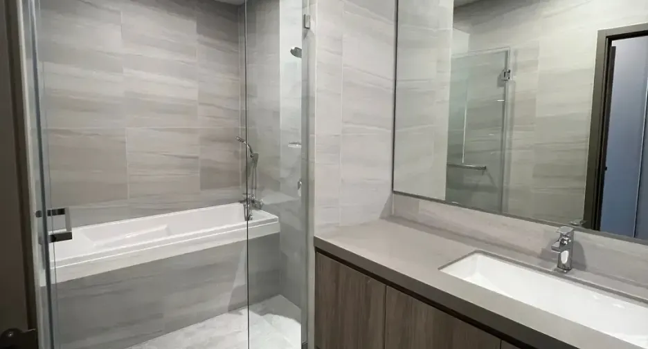 For rent 2 bedrooms condo in Bang Phli, Samut Prakan