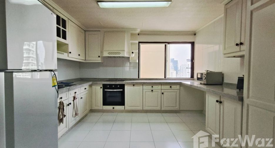 For rent 3 bedrooms condo in Khlong Toei, Bangkok