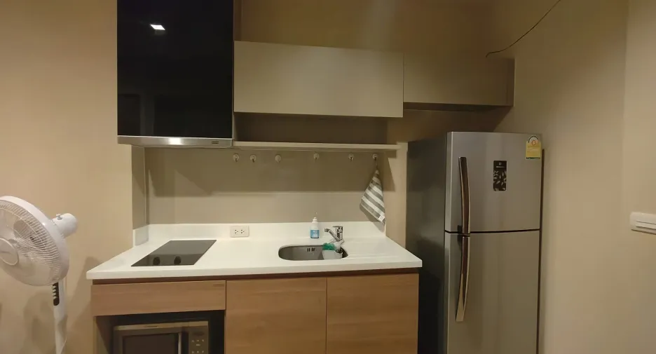 For rent 1 bed condo in Phaya Thai, Bangkok