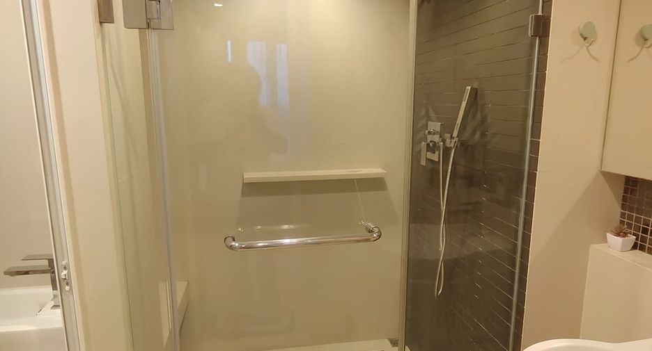 For rent 1 bed condo in Phaya Thai, Bangkok