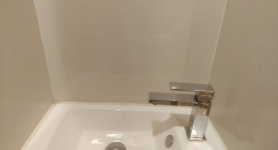 For rent 1 bed condo in Phaya Thai, Bangkok