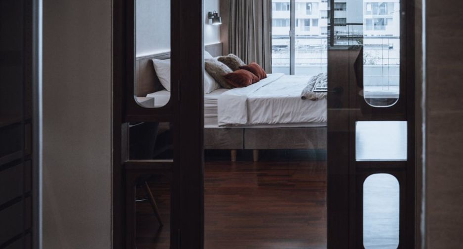 For rent 2 bedrooms condo in Yan Nawa, Bangkok