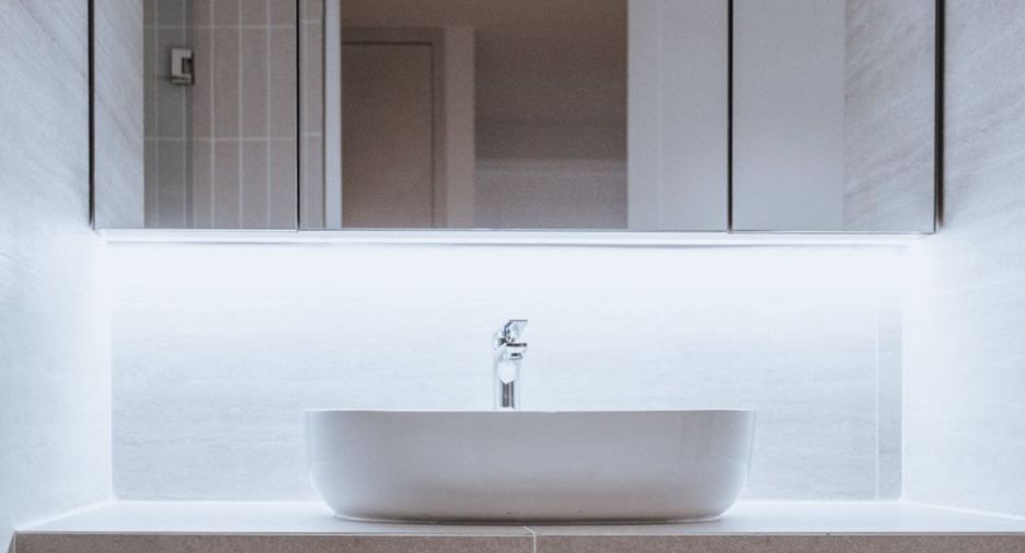 For rent 2 bedrooms condo in Yan Nawa, Bangkok