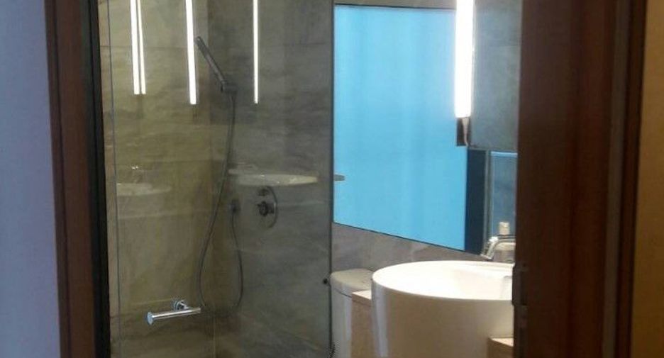 For rent 3 bedrooms condo in Sathon, Bangkok
