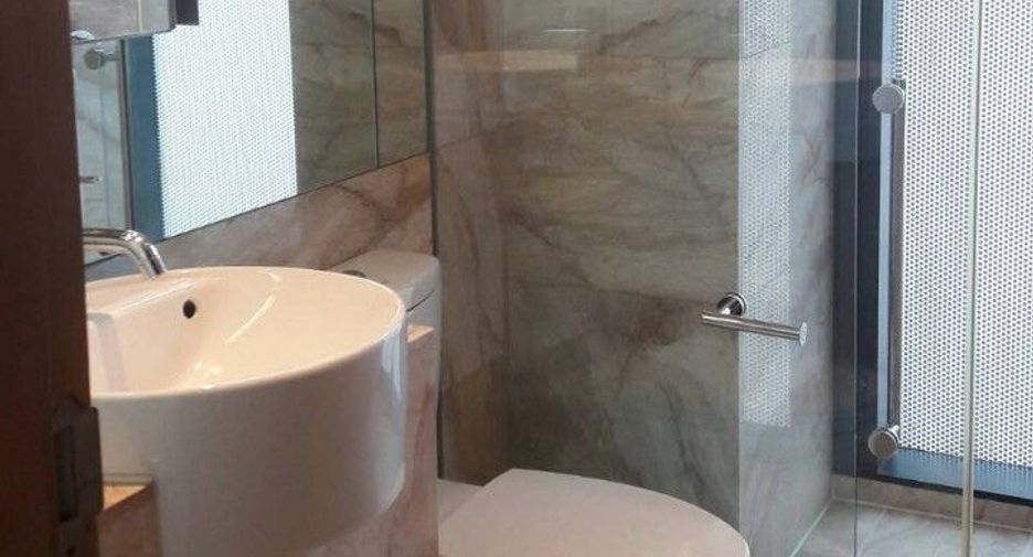 For rent 3 bedrooms condo in Sathon, Bangkok