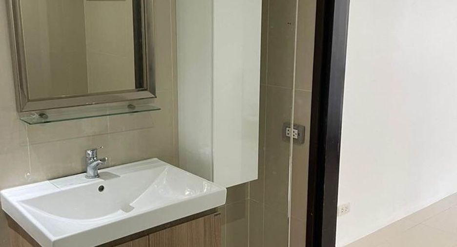 For rent 2 bedrooms condo in Sathon, Bangkok