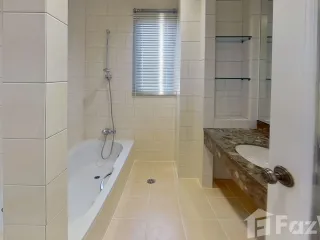 Аренда 4 спальни кондо в Кхлонг Тоеи, Бангкок