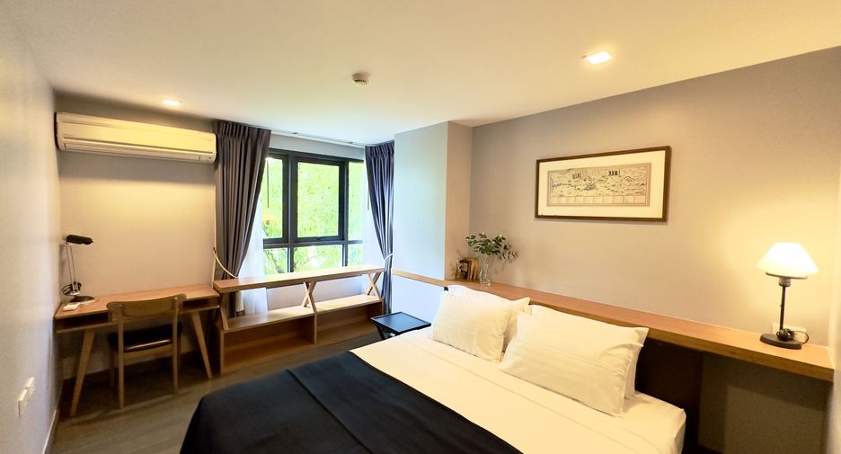 For rent 2 bedrooms condo in Khlong Toei, Bangkok