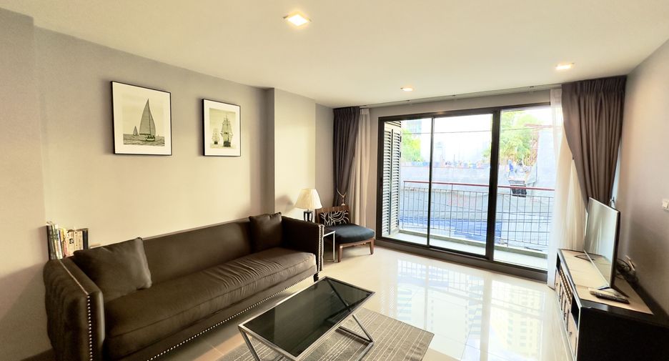 For rent 2 bedrooms condo in Khlong Toei, Bangkok