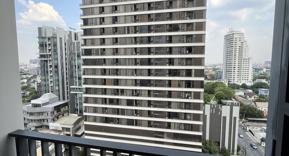 For rent 1 bed condo in Watthana, Bangkok