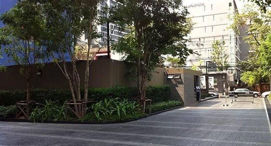 For rent 1 bed condo in Khlong Toei, Bangkok