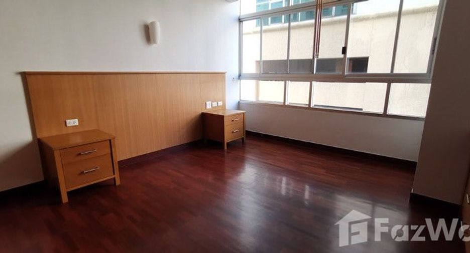 For rent 3 bedrooms condo in Khlong Toei, Bangkok