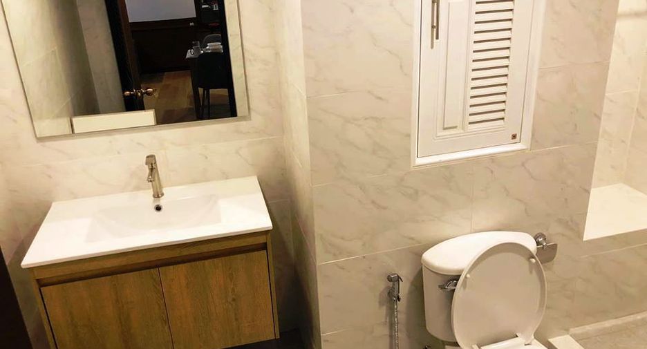 For rent 2 bedrooms condo in Watthana, Bangkok