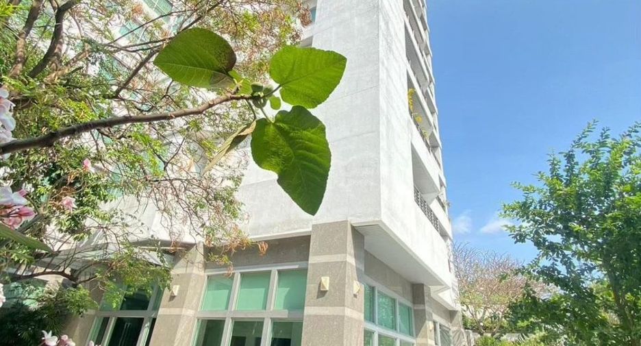 For rent 3 bedrooms condo in Pathum Wan, Bangkok