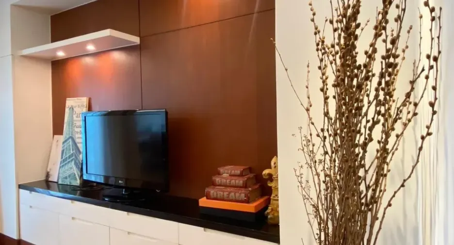 For rent 3 bedrooms condo in Pathum Wan, Bangkok