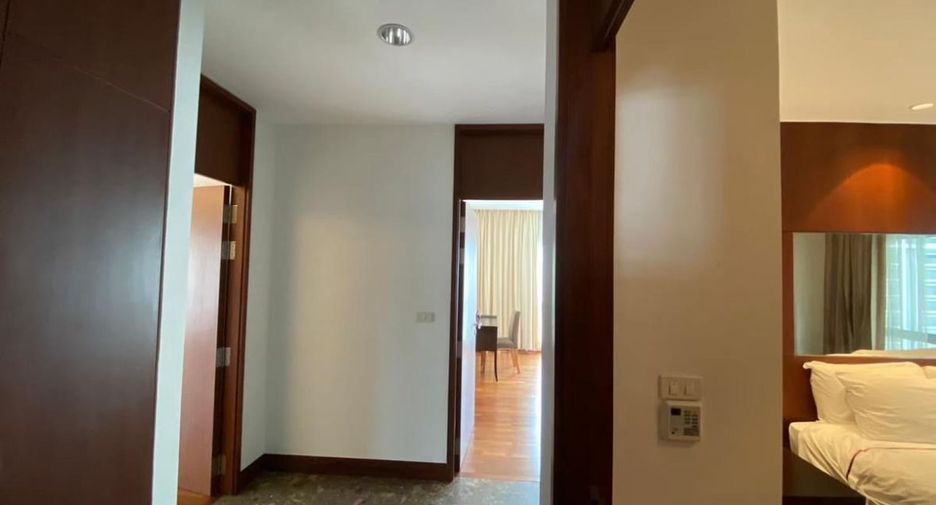 For rent 3 bedrooms condo in Pathum Wan, Bangkok
