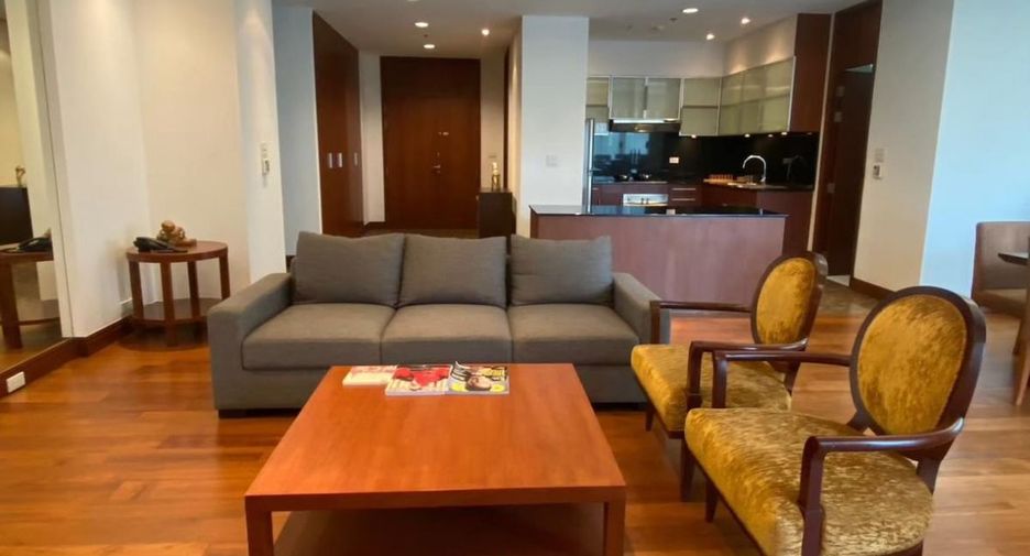 For rent 3 bedrooms condo in Pathum Wan, Bangkok