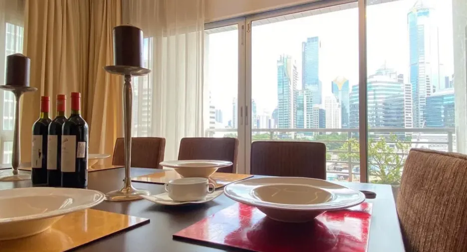 For rent 3 bedrooms condo in Pathum Wan, Bangkok
