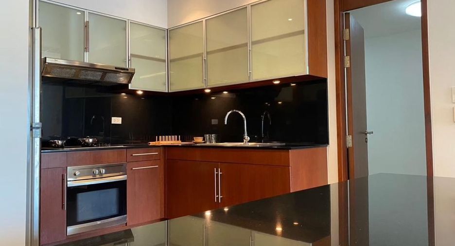 For rent 3 bedrooms condo in Pathum Wan, Bangkok