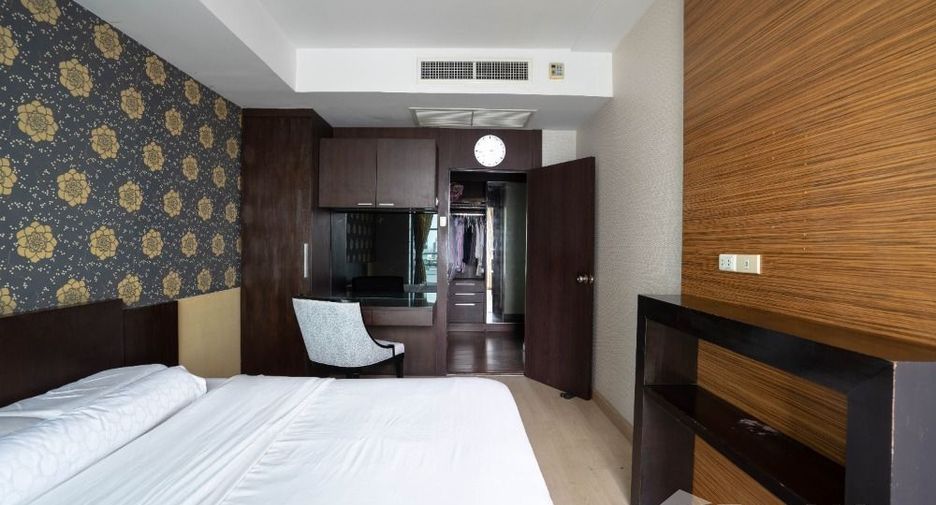 For rent 2 bedrooms condo in Khlong San, Bangkok