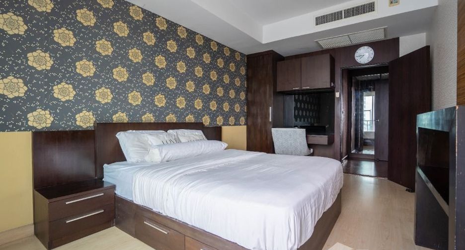For rent 2 bedrooms condo in Khlong San, Bangkok