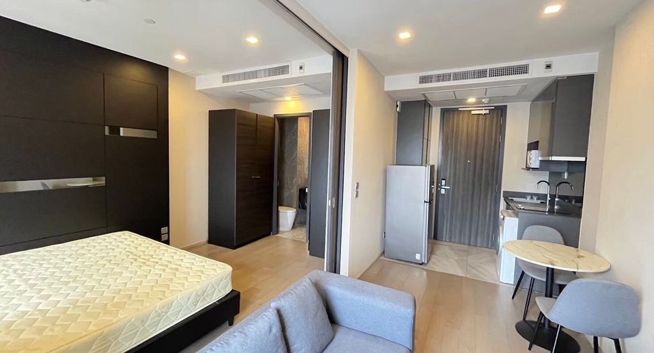 À louer studio condo à Khlong Toei, Bangkok