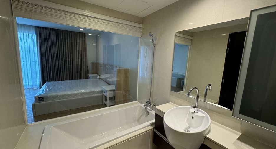For rent 3 bedrooms condo in Khlong Toei, Bangkok