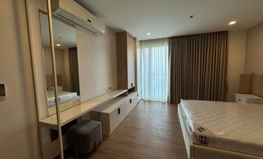 À louer 3 chambres condo à Khlong Toei, Bangkok