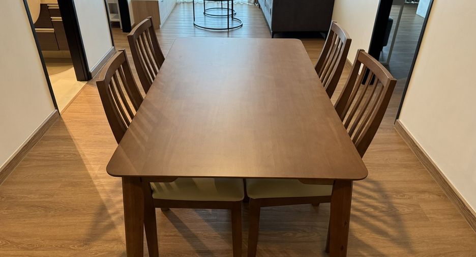 For rent 3 bedrooms condo in Khlong Toei, Bangkok