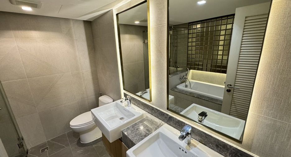 Condo en alquiler de 4 habitaciones en Sathon, Bangkok