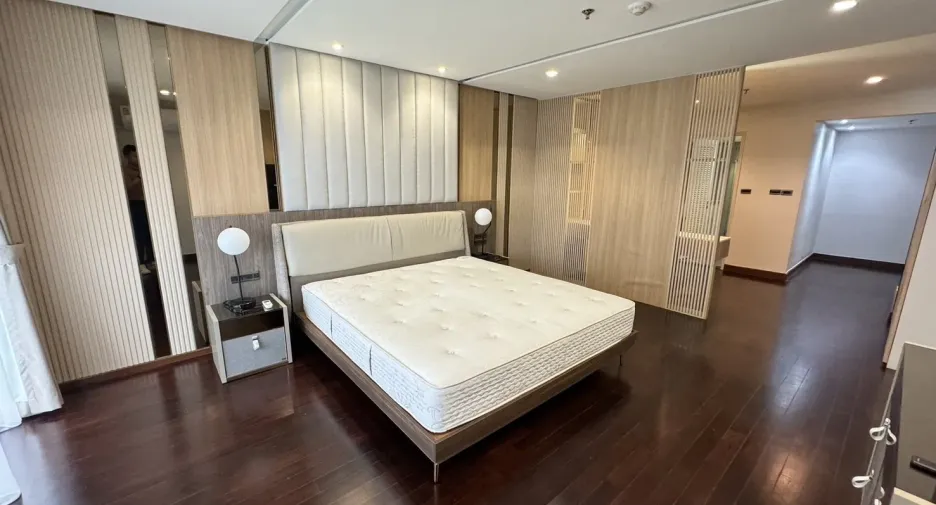 Condo en alquiler de 4 habitaciones en Sathon, Bangkok
