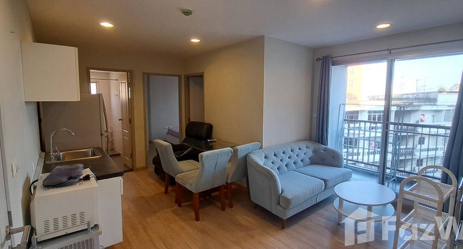 For rent 2 bedrooms condo in Bang Kapi, Bangkok