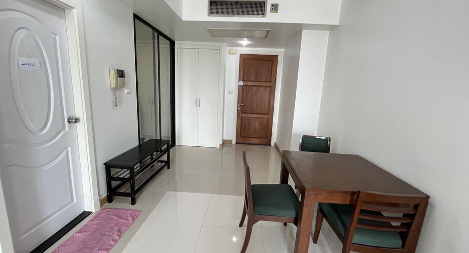 For rent 1 bed condo in Watthana, Bangkok